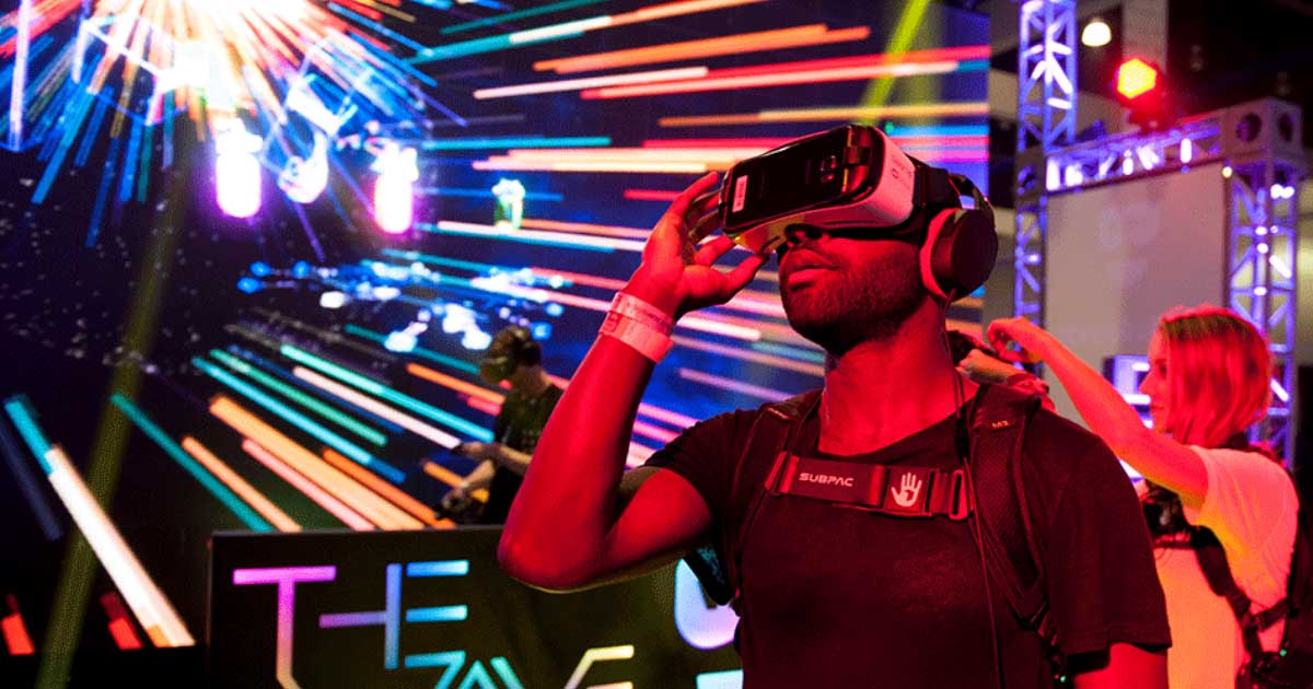 Experiencia inmersiva 3D de los Premios Ícono 2021 engañara tus sentidos, para simular que estás en otro lugar desde casa